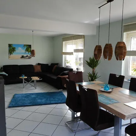 Modernes Der Besonderen Art Mit Garten Holiday home *