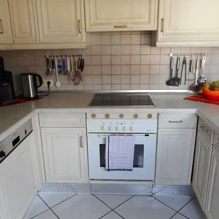 Modernes Der Besonderen Art Mit Garten Сasa de vacaciones *