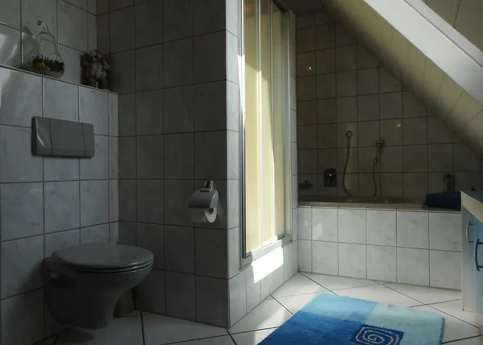 Modernes Der Besonderen Art Mit Garten Feriehus *